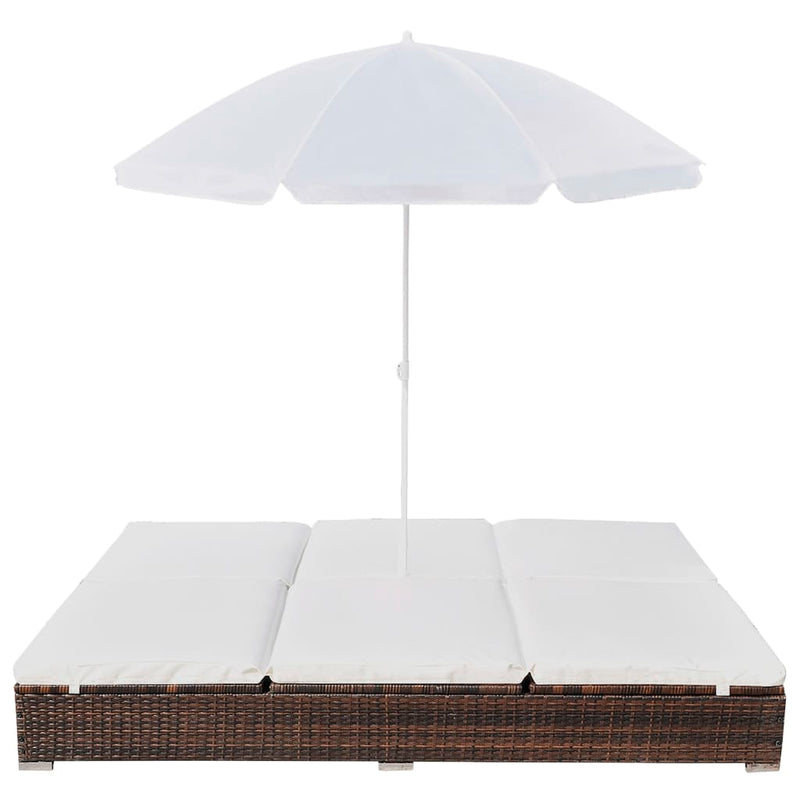 vidaXL barna polyrattan napozóágy napernyővel