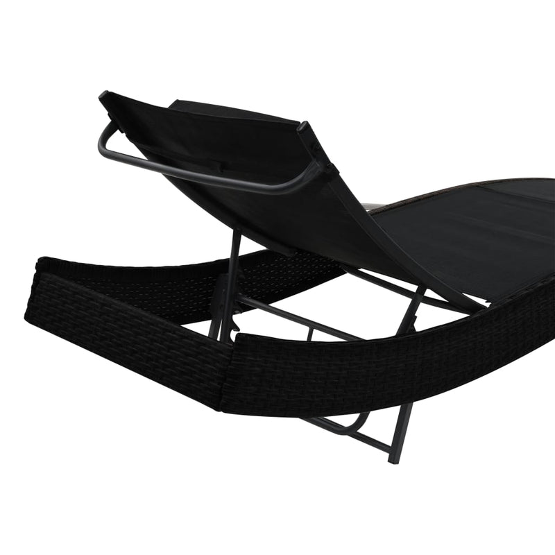 vidaXL 2 db fekete polyrattan és textilén napozóágy asztallal