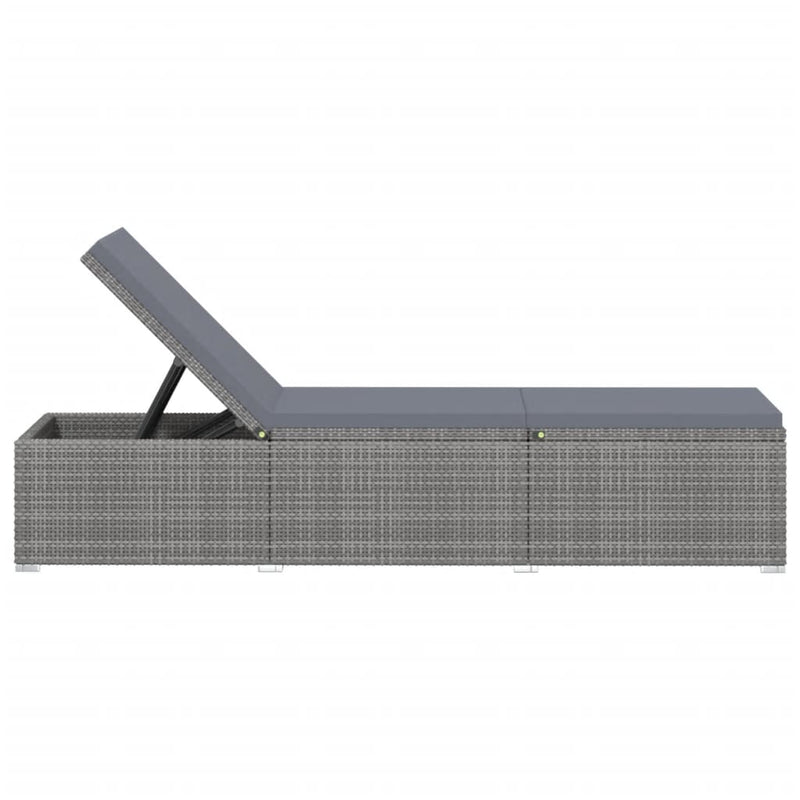 vidaXL szürke polyrattan napozóágy párnával
