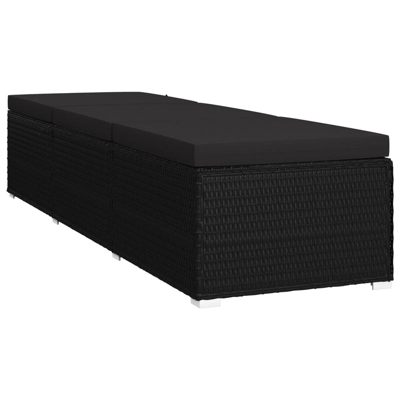 vidaXL fekete polyrattan napozóágy párnával