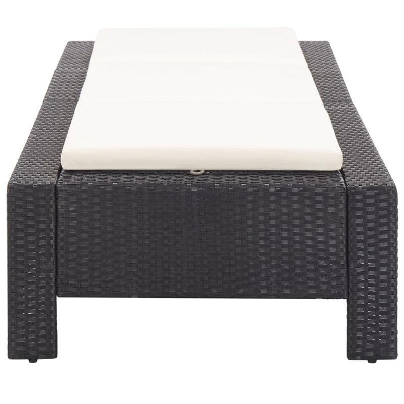 vidaXL fekete polyrattan napozóágy párnával