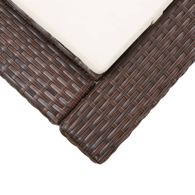 vidaXL barna polyrattan napozóágy párnával
