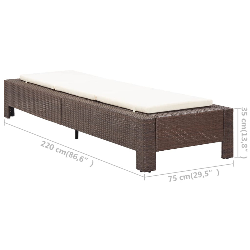 vidaXL barna polyrattan napozóágy párnával