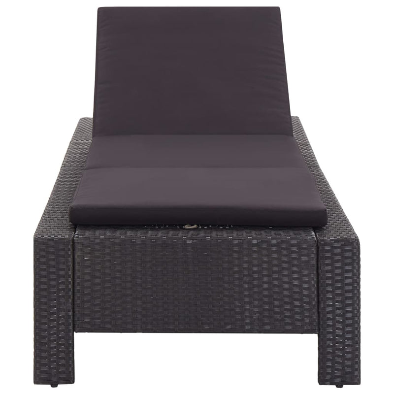 vidaXL fekete polyrattan napozóágy párnával