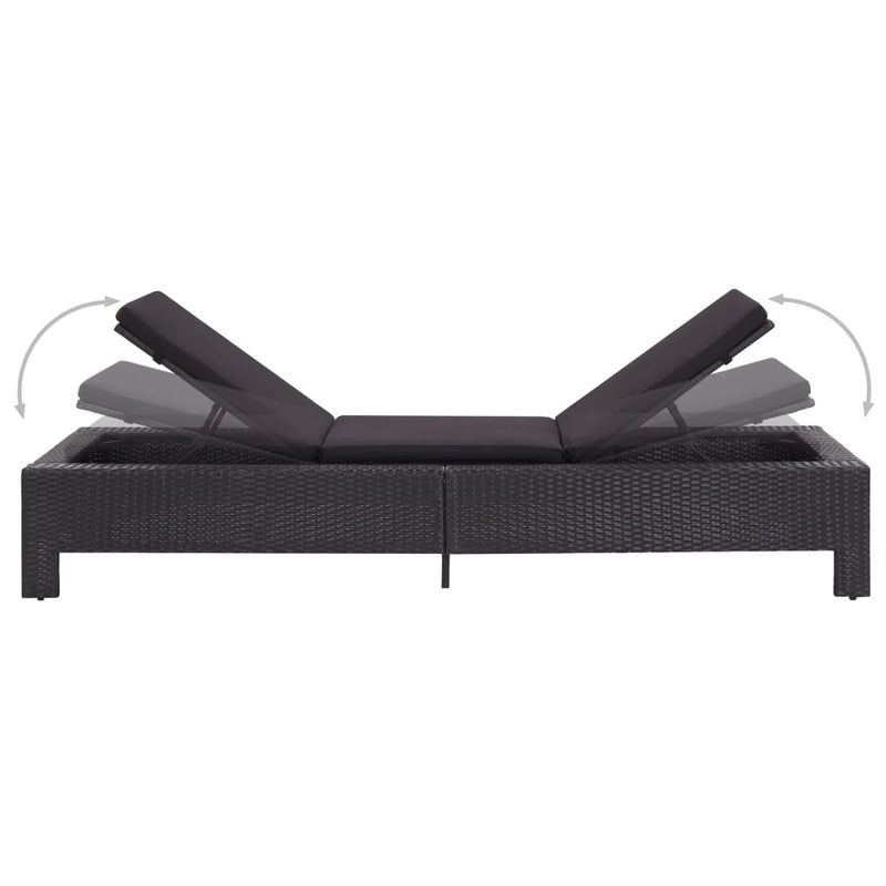 vidaXL fekete polyrattan napozóágy párnával