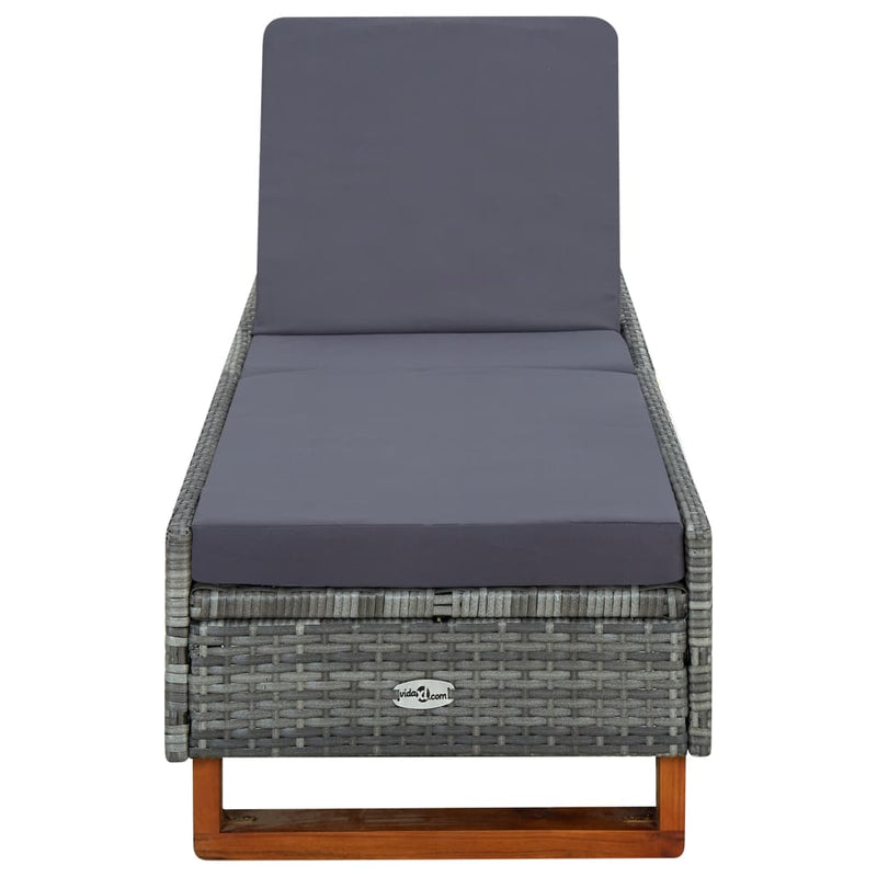 vidaXL szürke polyrattan napozóágy párnával