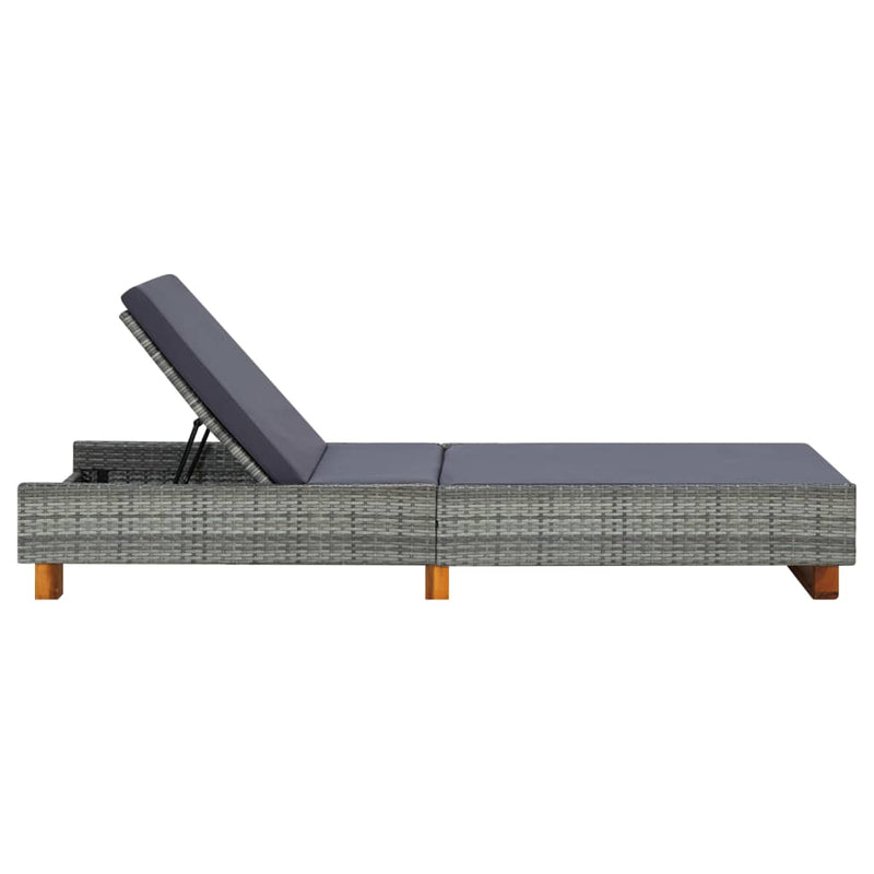 vidaXL szürke polyrattan napozóágy párnával