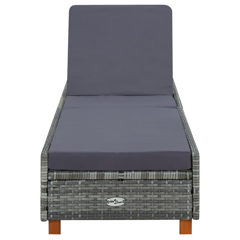 vidaXL szürke polyrattan napozóágy párnával