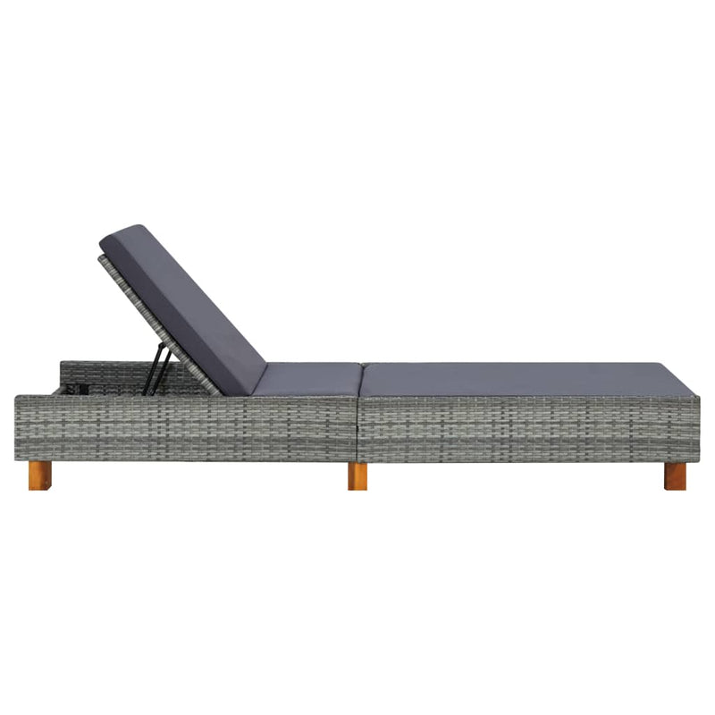vidaXL szürke polyrattan napozóágy párnával