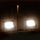 vidaXL meleg fehér fényű LED-es reflektor fogantyúval 2 x 30 W